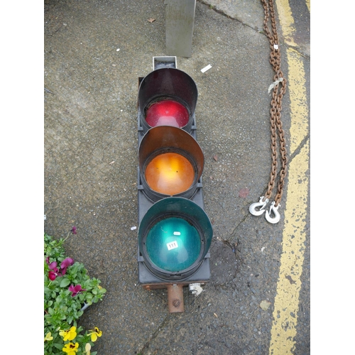 111 - TRAFFIC LIGHT