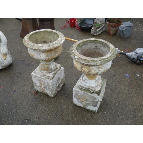 152 - PAIR OF CONCRETE PLANTERS