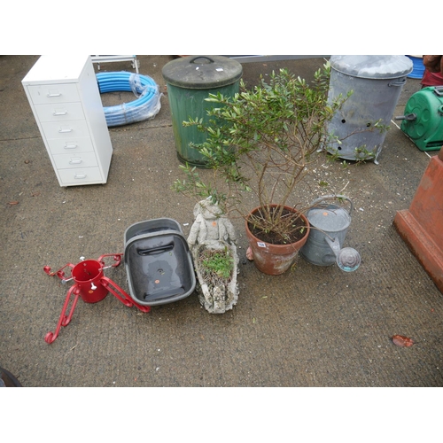 154 - LOT OF GARDEN ITEMS