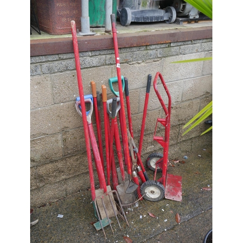 189 - LOT OF HAND TOOLS