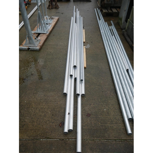 55 - LOT OF ALUMINIUM PIPING