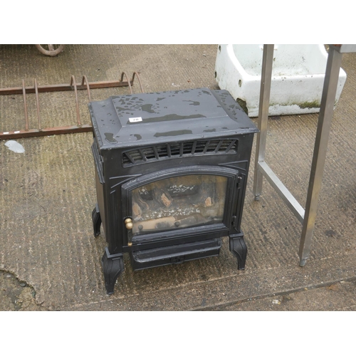 70 - GAS STOVE