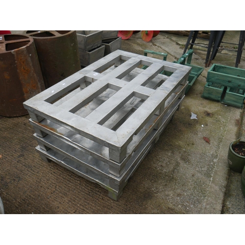 82 - 4 STAINLESS STEEL PALLETS