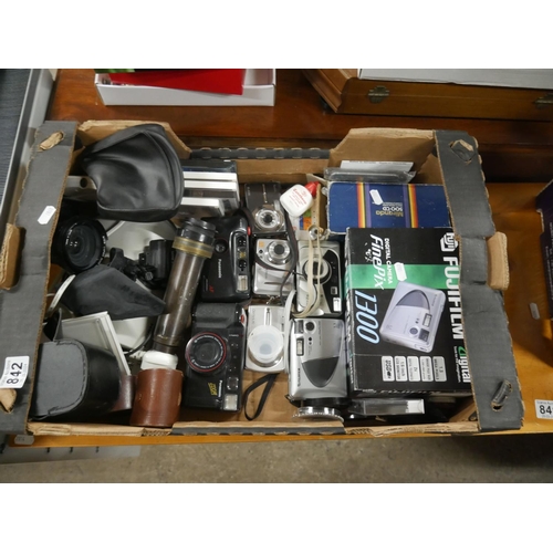 842 - BOX OF CAMERAS