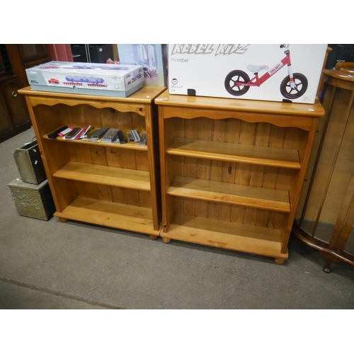 852 - 2 PINE BOOKCASES