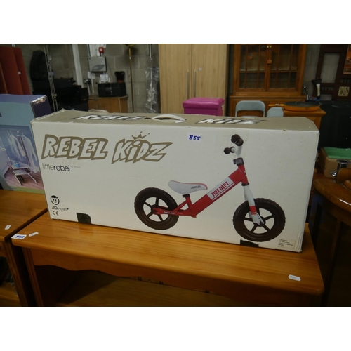 855 - NEW BALANCE BIKE