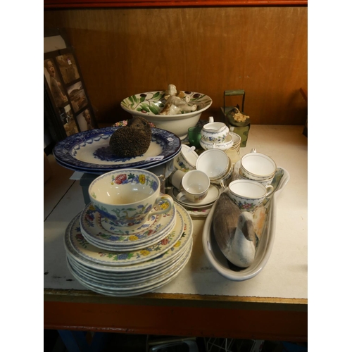 877 - LOT OF MIXED CERAMICS