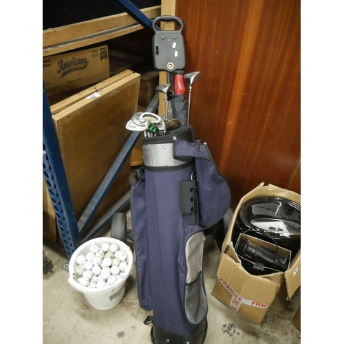 919 - GOLF CLUBS, TROLLEY & GOLF BALLS