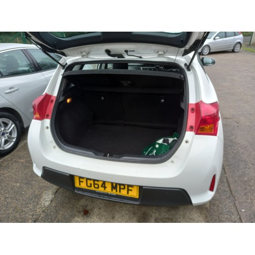 292 - TOYOTA AURIS ACTIVE D4-D DEC 2014 - MOT TO MAY 2024