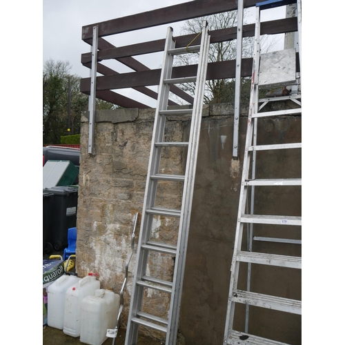 178 - ALUMINIUM LADDER