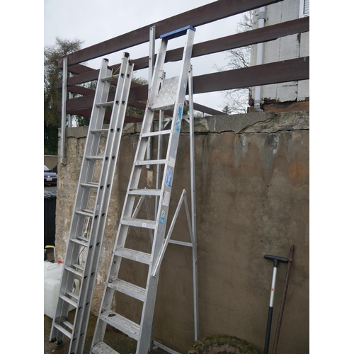 179 - ALUMINIUM STEP LADDER