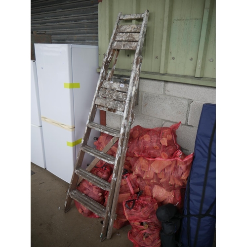 200 - WOODEN STEP LADDER