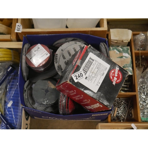 240 - BOX OF SANDING DISCS