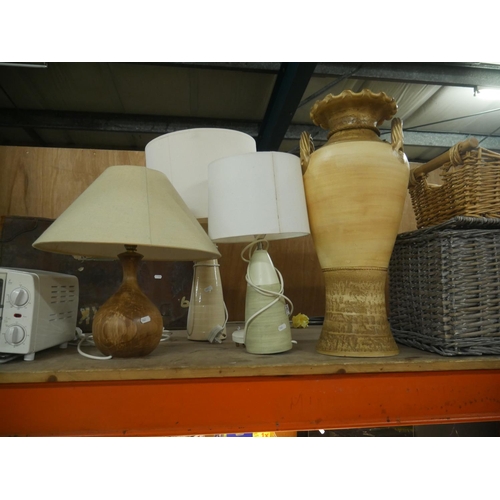 811 - TABLE LAMPS & VASE