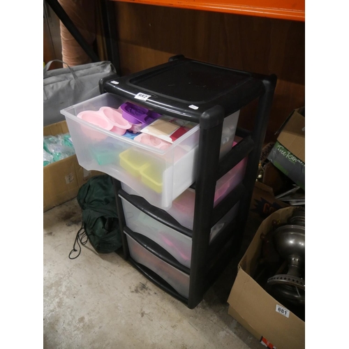 882 - STORAGE DRAWERS & CONTENTS