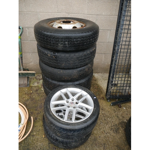 60 - 2 ALLOY WHEELS PLUS 2 LORRY WHEELS