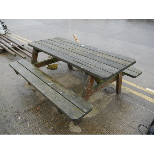 74 - PICNIC TABLE