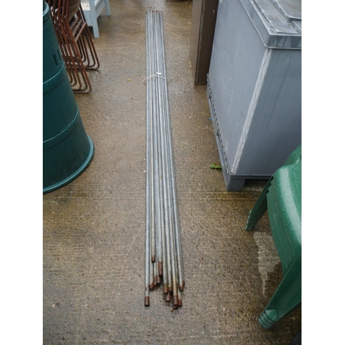 82 - LOT OF GALVANIZED PIPING