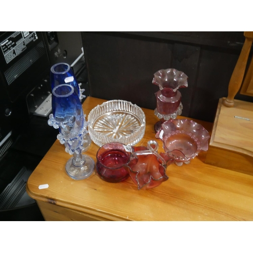 878 - LOT OF MIXED GLASSWARE