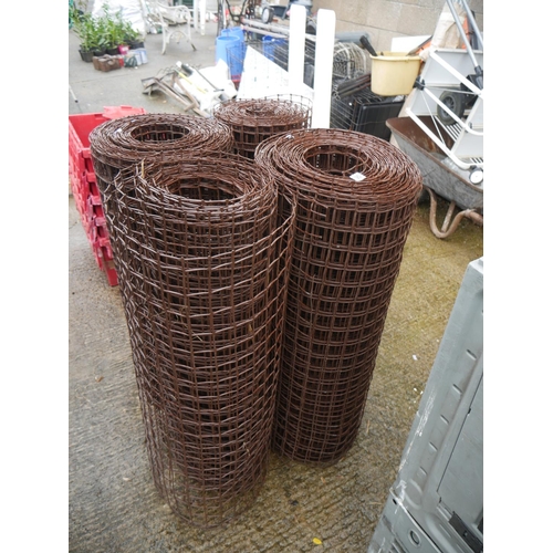 90 - 4 ROLLS OF PLASTIC GARDEN MESH