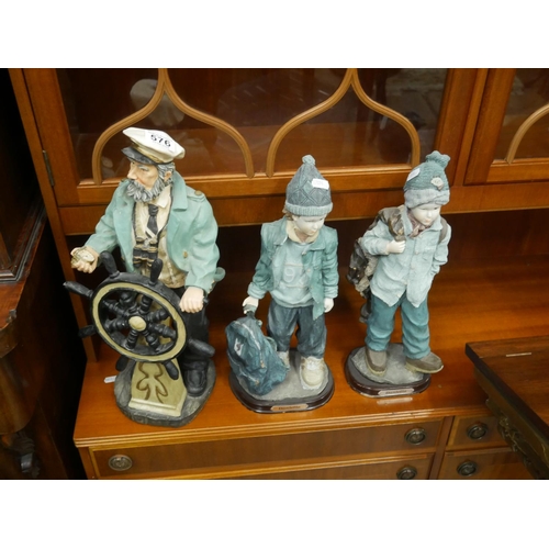 576 - 3 FIGURINES