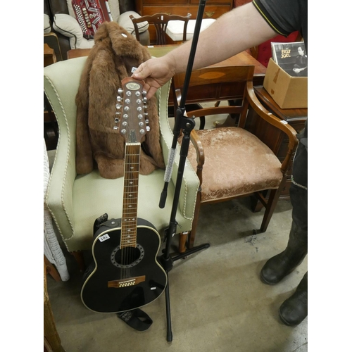 701 - STAG GUITAR & PART MICROPHONE STAND