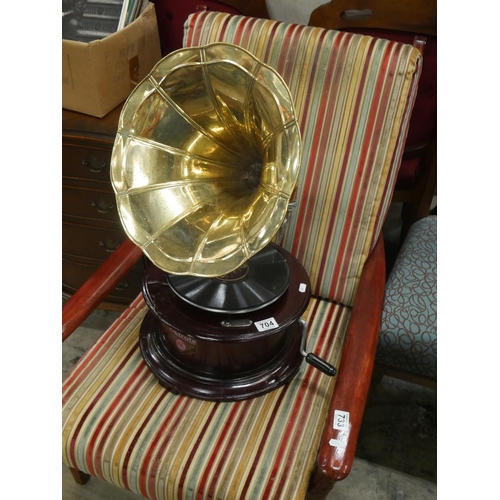 704 - GRAMOPHONE