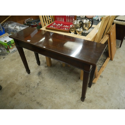 712 - MAHOGANY CONSOLE TABLE