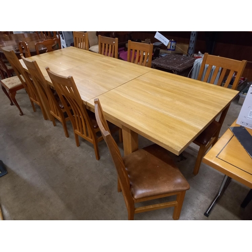 728 - OAK TABLE & 8 CHAIRS