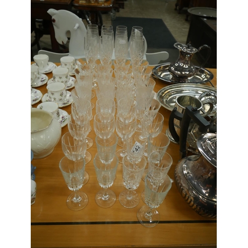 742 - LARGE LOT OF GLASSES