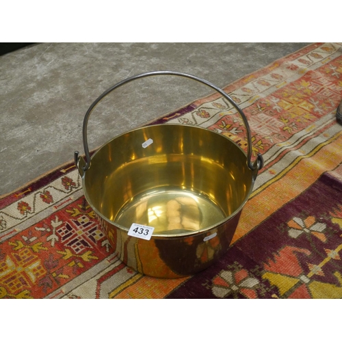 433 - ANTIQUE HEAVY BRASS PRESERVE PAN