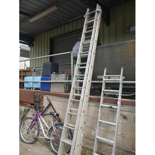 140 - EXTENSION LADDER PLUS SINGLE LADDER