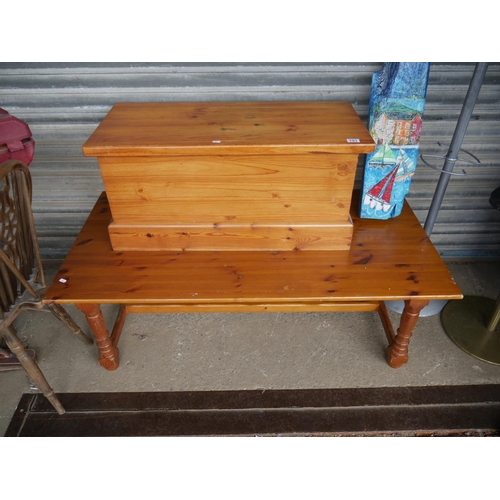 191 - PINE COFFEE TABLE & BLANKET BOX