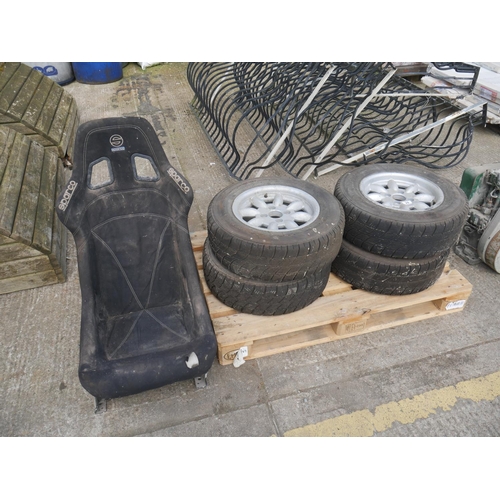 20 - ALLOY WHEELS & BUCKET SEAT