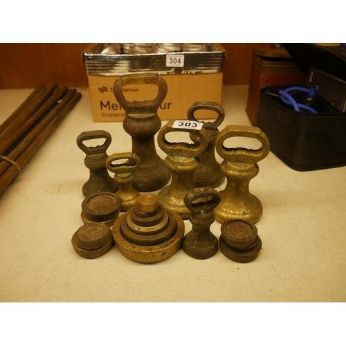 303 - LOT OF BRASS WEIGHTS