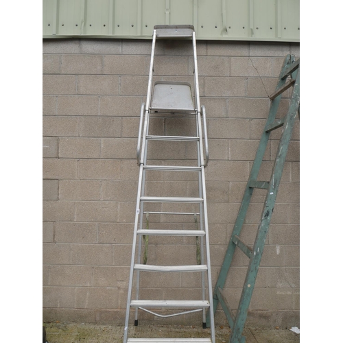 46 - LARGE ALUMINIUM STEP LADDER