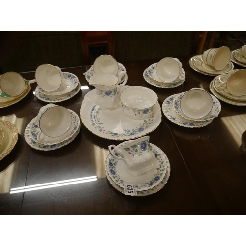 635 - ROYAL ALBERT MEADOWCROFT TEA SET