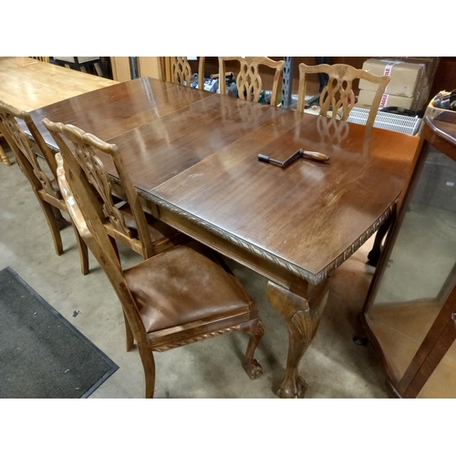 650 - MAHOGANY DINING TABLE & 6 CHAIRS