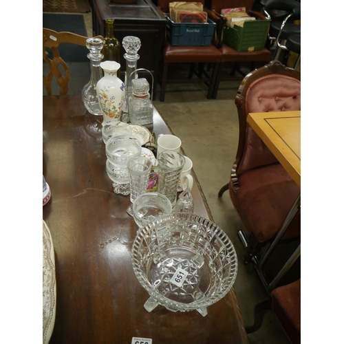 651 - MIXED CERAMICS & GLASSWARE