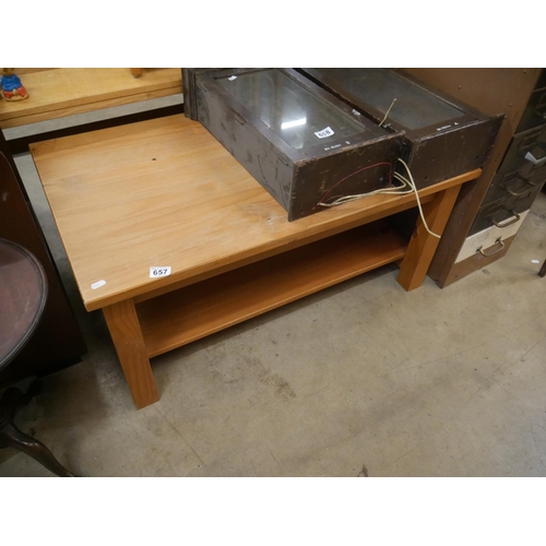 657 - COFFEE TABLE