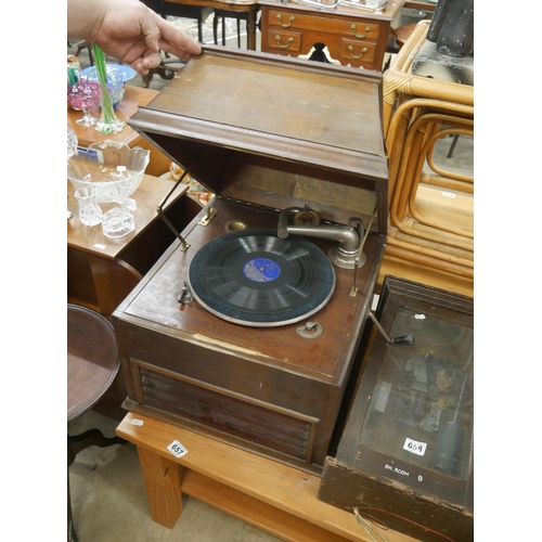 659 - GRAMOPHONE