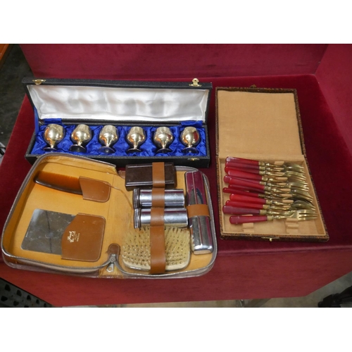 777 - BOXED SILVER PLATED ETC