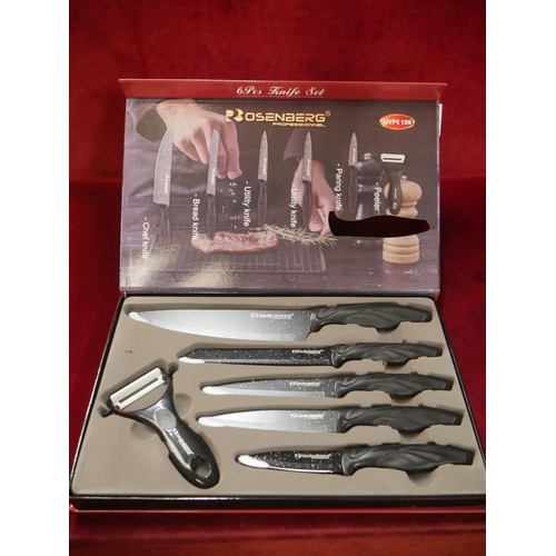 807 - NEW KNIFE SET