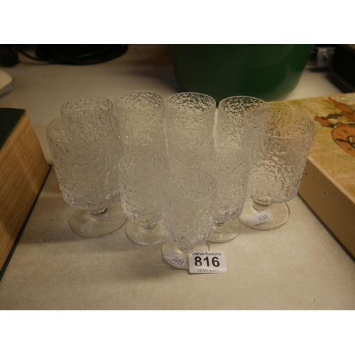 816 - GLASSWARE