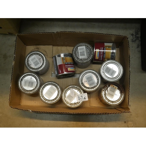 832 - BOX OF SMALL TINS OF VARNISH