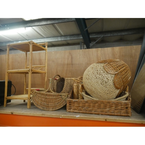 864 - LOT OF BASKETS