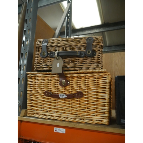 866 - 2 PICNIC BASKETS