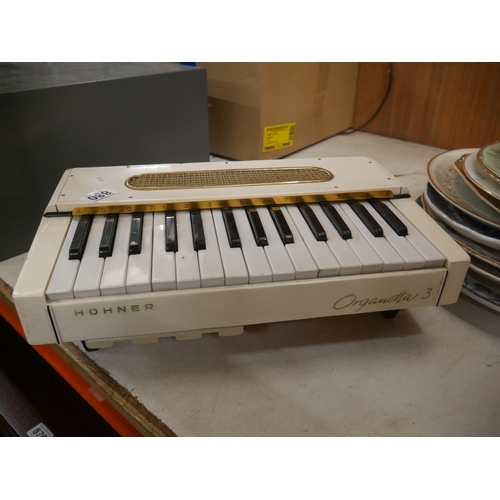 880 - MINIATURE KEYBOARD