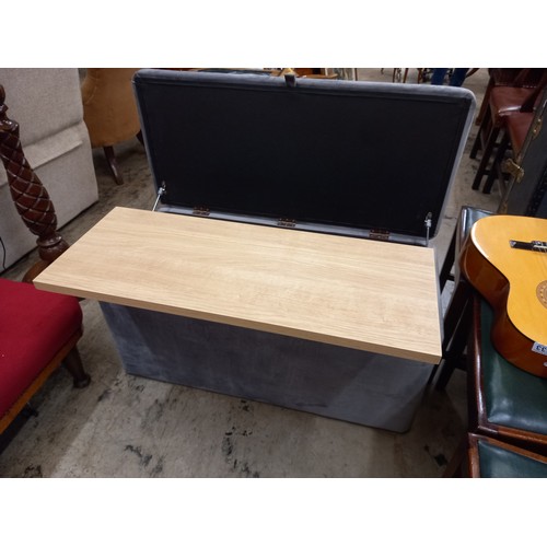 626 - BLANKET BOX / TABLE