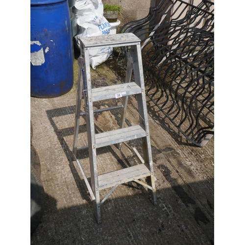 35 - ALUMINIUM STEP LADDER